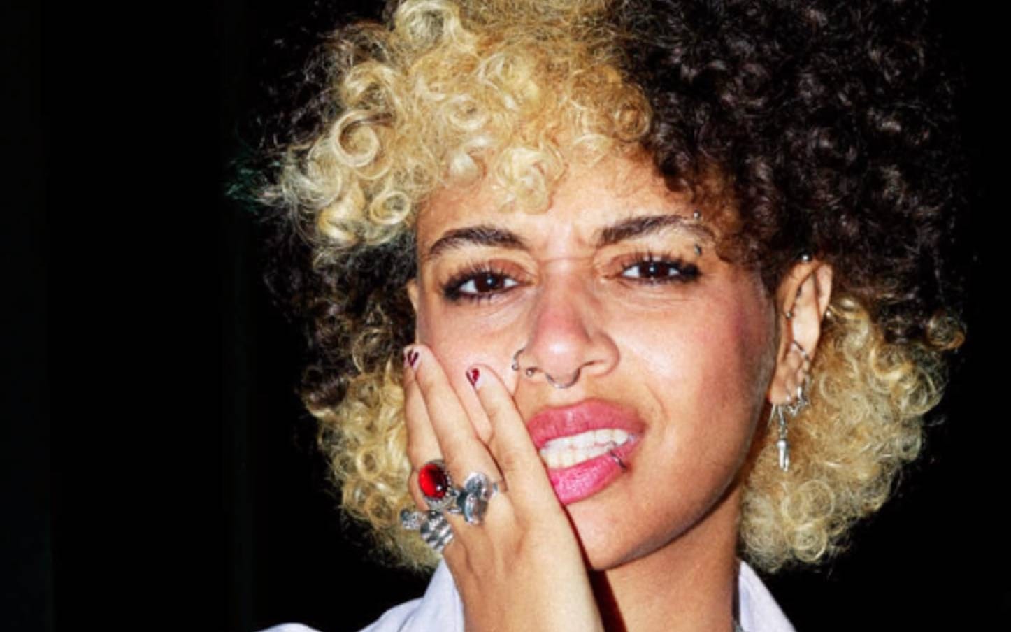 Nxdia: What’s It's Like as an Alt-Pop Artist Between Fluidity and Community Building feature image